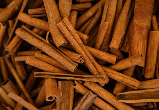 cinnamon-sticks-background-556x385.jpg